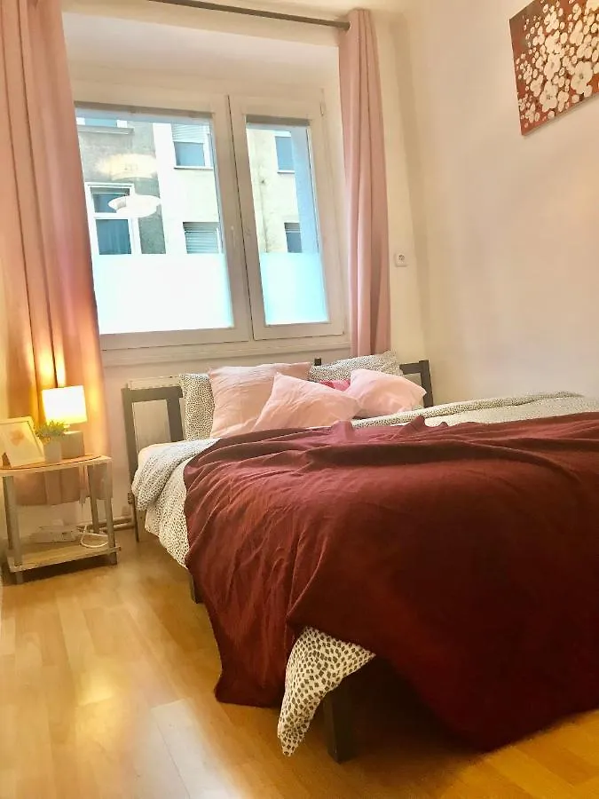 Nr.1 Perfect 3 Bedrooms Near To Main Train Station Vienna Apartment