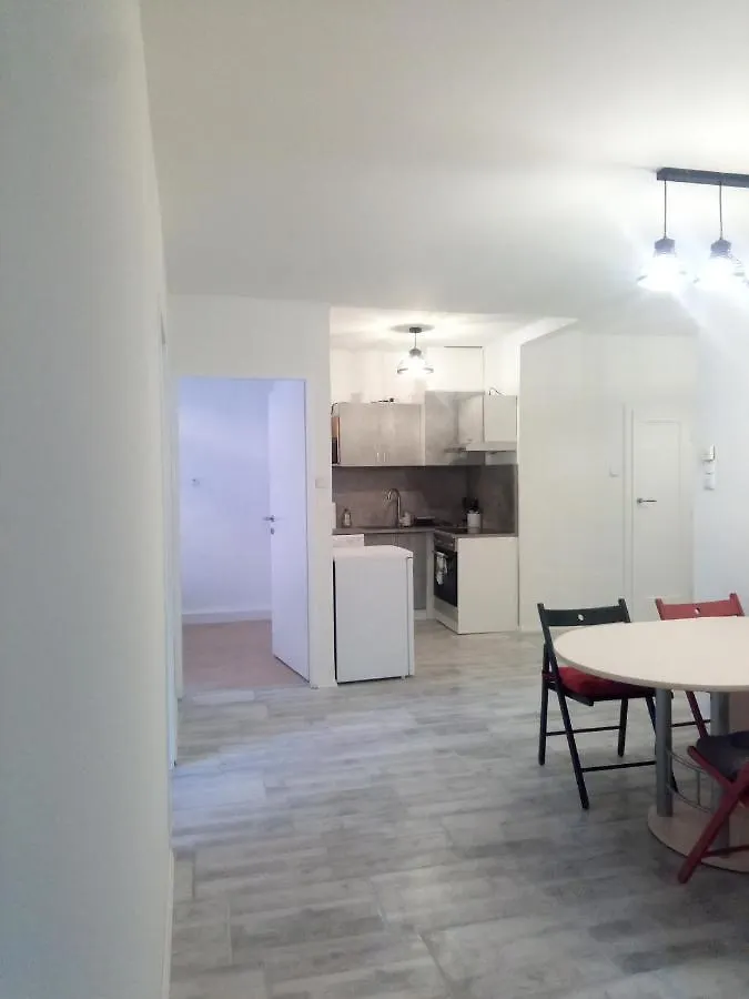 Nr.1 Perfect 3 Bedrooms Near To Main Train Station Viyana Daire